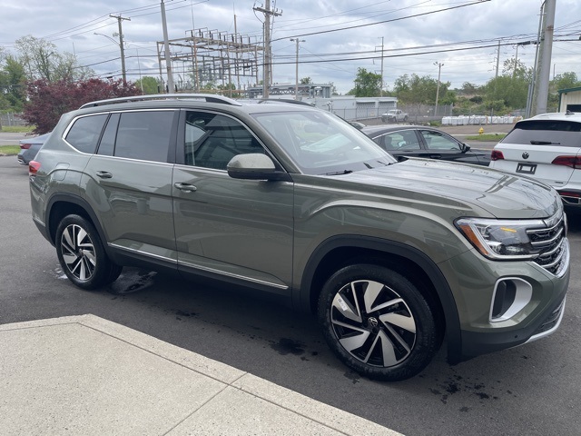 2025 Volkswagen Atlas SEL photo 6