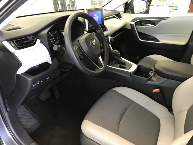 2023 Toyota RAV4 XLE photo 12