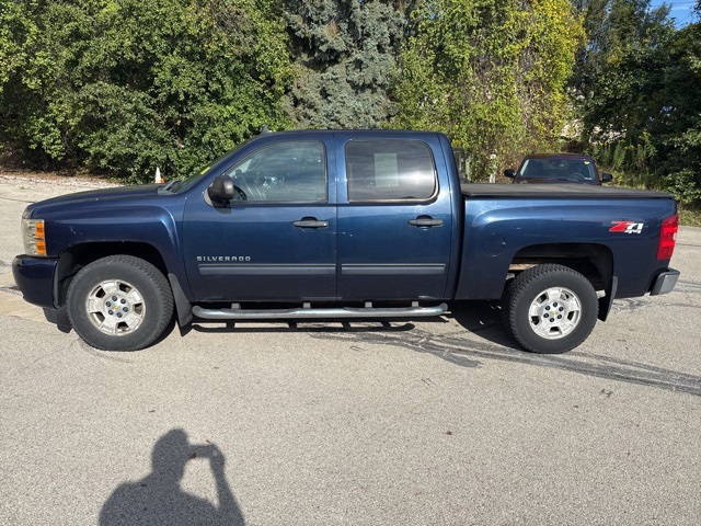 2011 Chevrolet Silverado 1500 LT photo 2