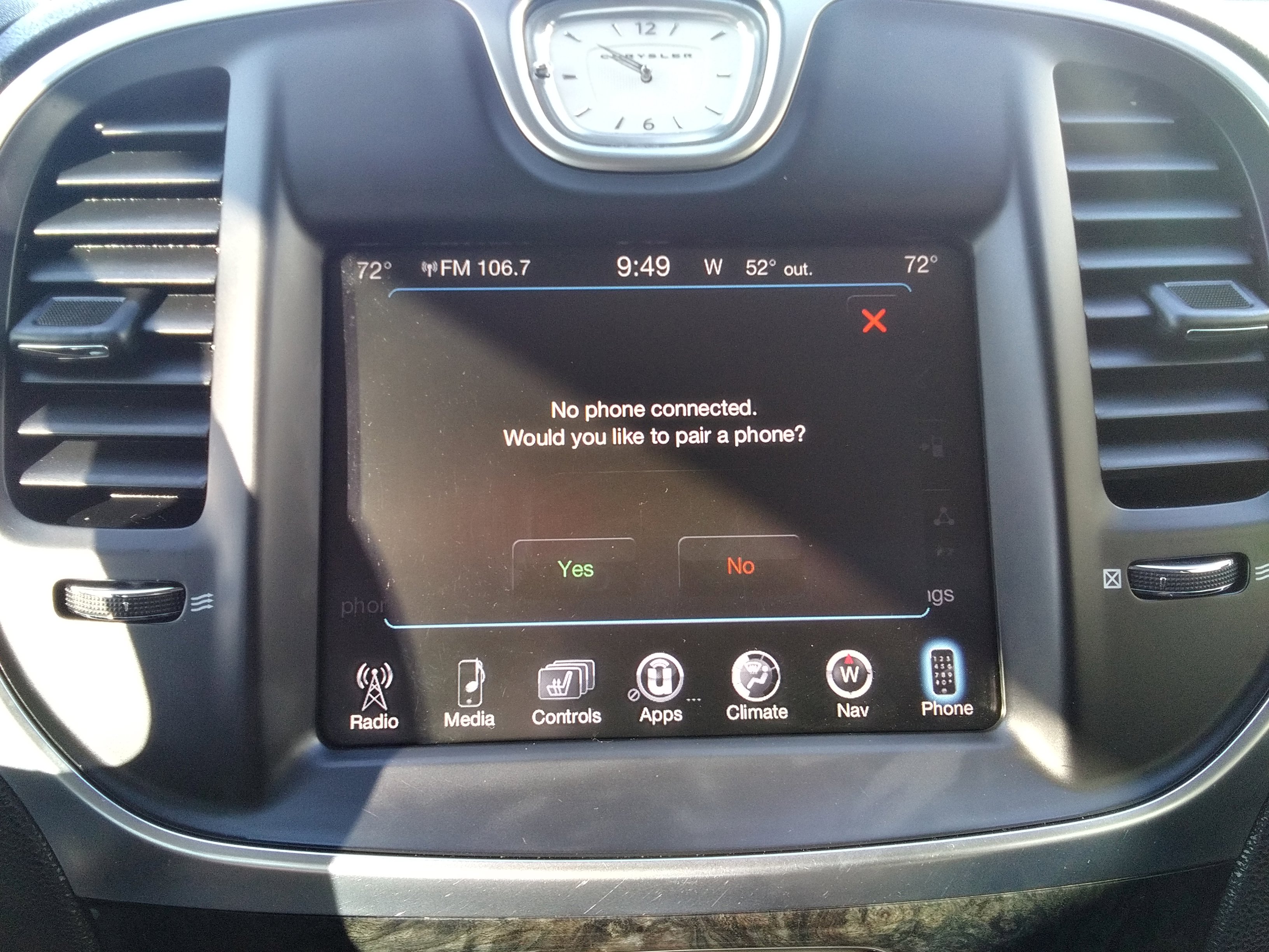 2016 Chrysler 300 C photo 21