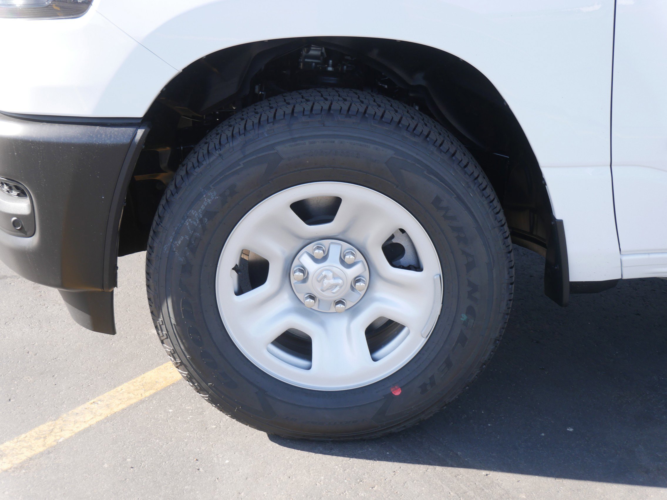 2025 Ram 1500 Tradesman photo 4