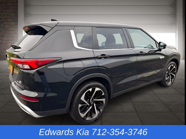 2023 Mitsubishi Outlander PHEV SE photo 3