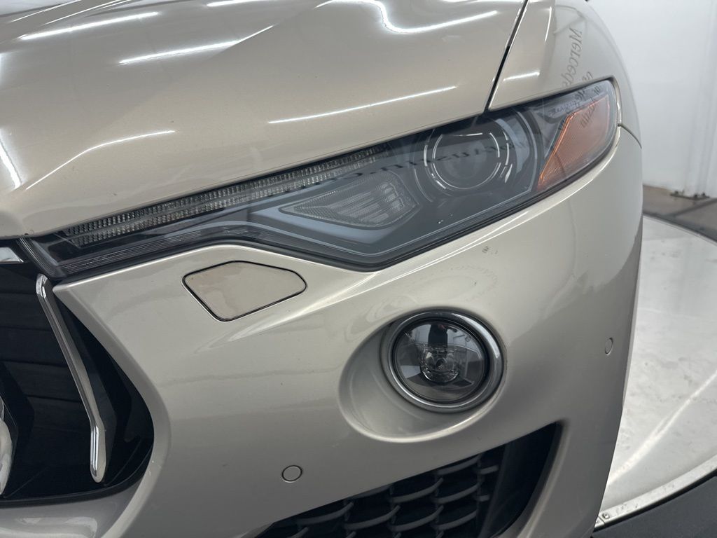 2017 Maserati Levante S photo 26