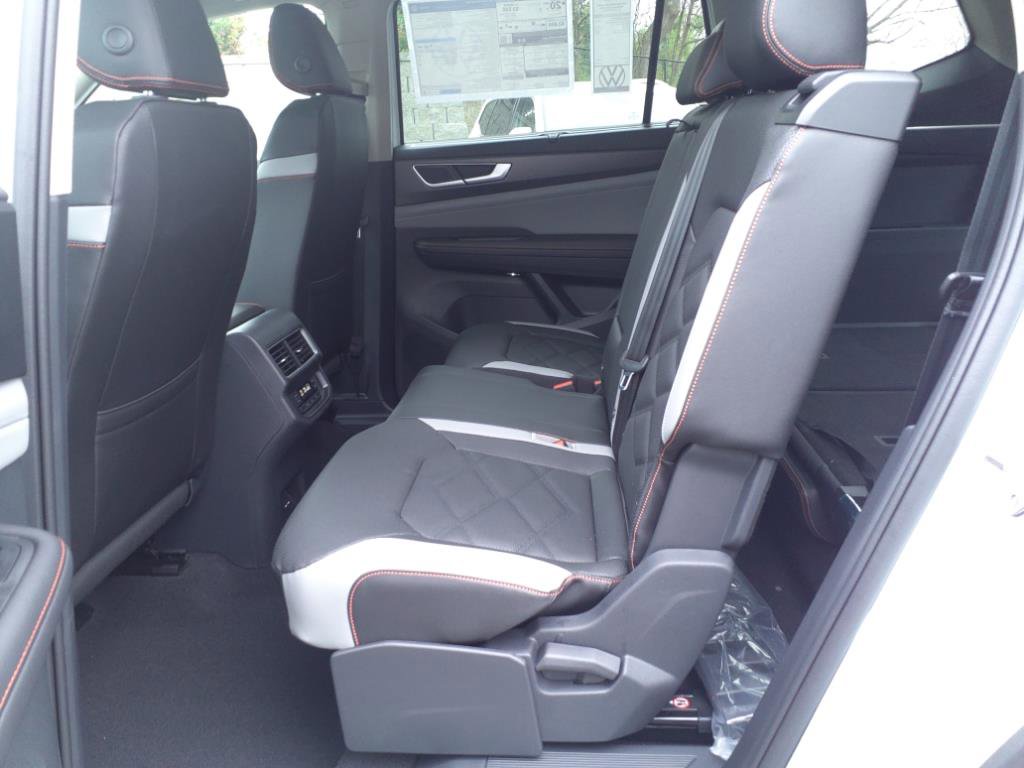 2025 Volkswagen Atlas Peak Edition photo 23