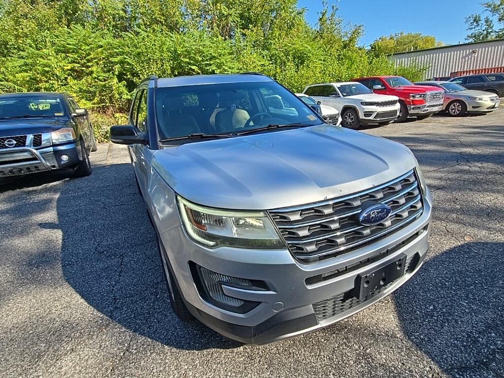 2017 Ford Explorer XLT photo 10