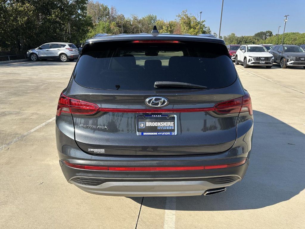 2022 Hyundai Santa Fe SE photo 2