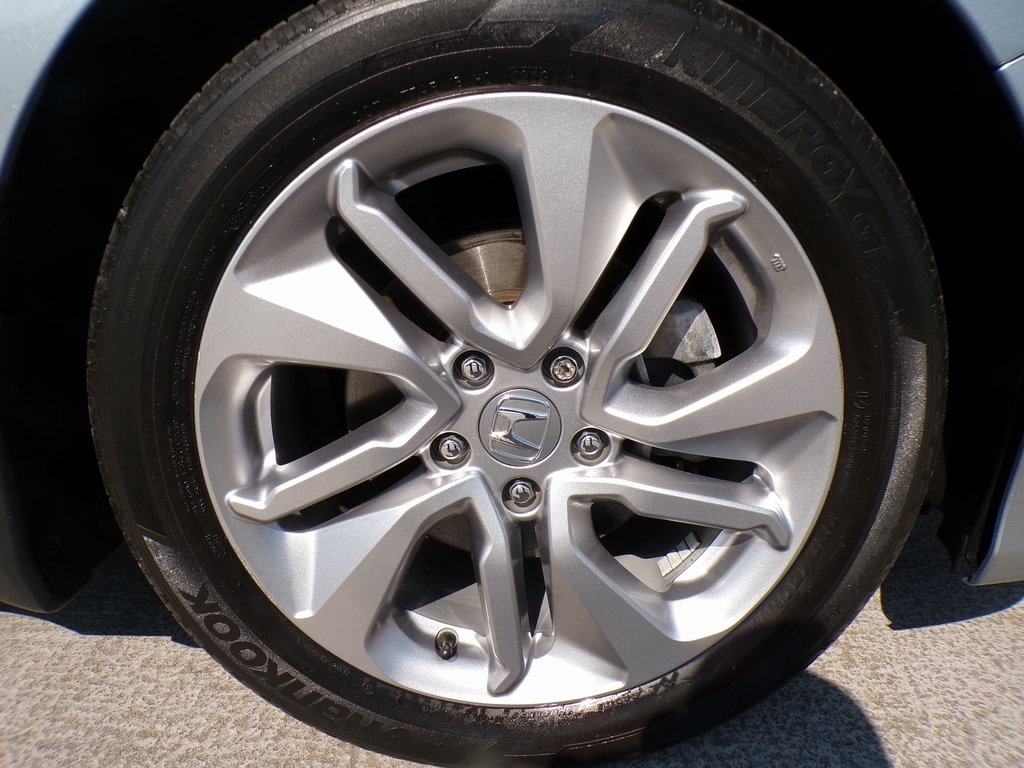 2019 Honda Accord LX photo 8