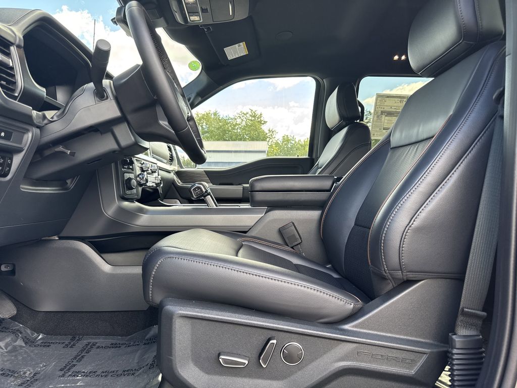 2025 Ford F-150 Lariat photo 20
