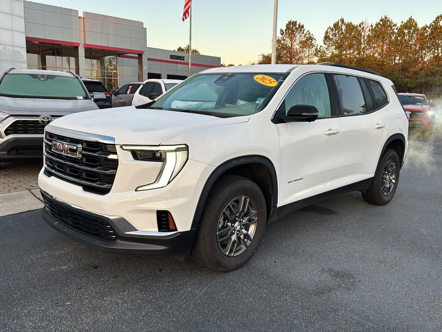 2025 GMC Acadia Elevation's photo