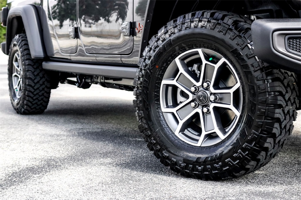 2025 Jeep Gladiator Mojave photo 2