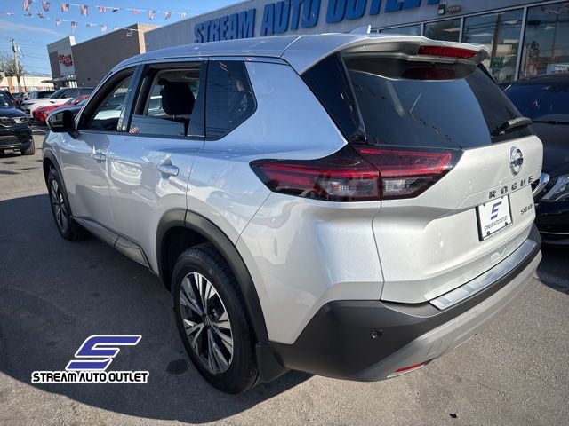 2021 Nissan Rogue SV photo 6