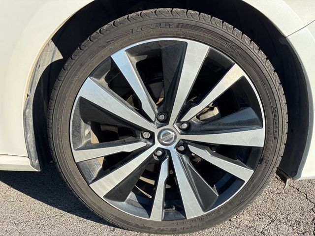 2019 Nissan Altima 2.5 Platinum photo 8