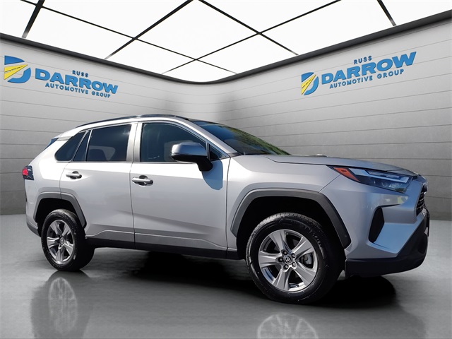 2024 Toyota RAV4 XLE photo 2
