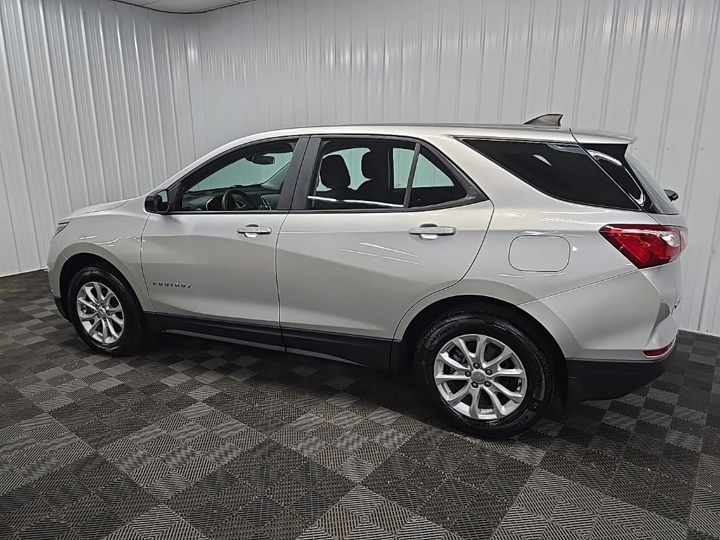 2021 Chevrolet Equinox LS photo 4