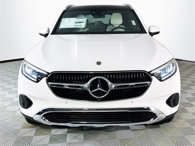 2026 Mercedes Benz GLC 300 4MATIC photo 2