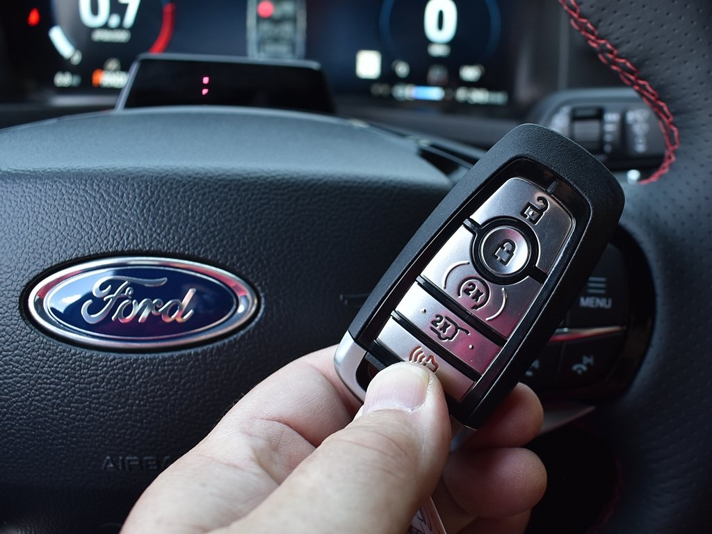 2025 Ford Explorer ST-Line photo 10