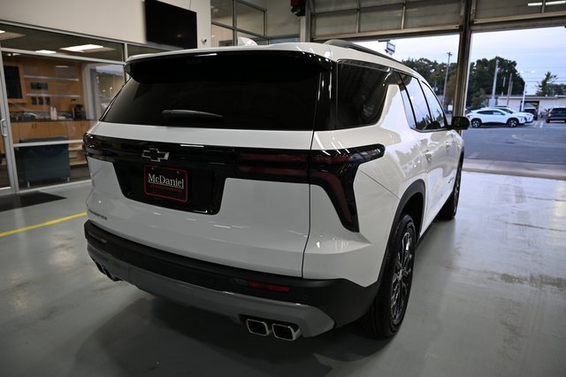 2026 Chevrolet Traverse photo 4