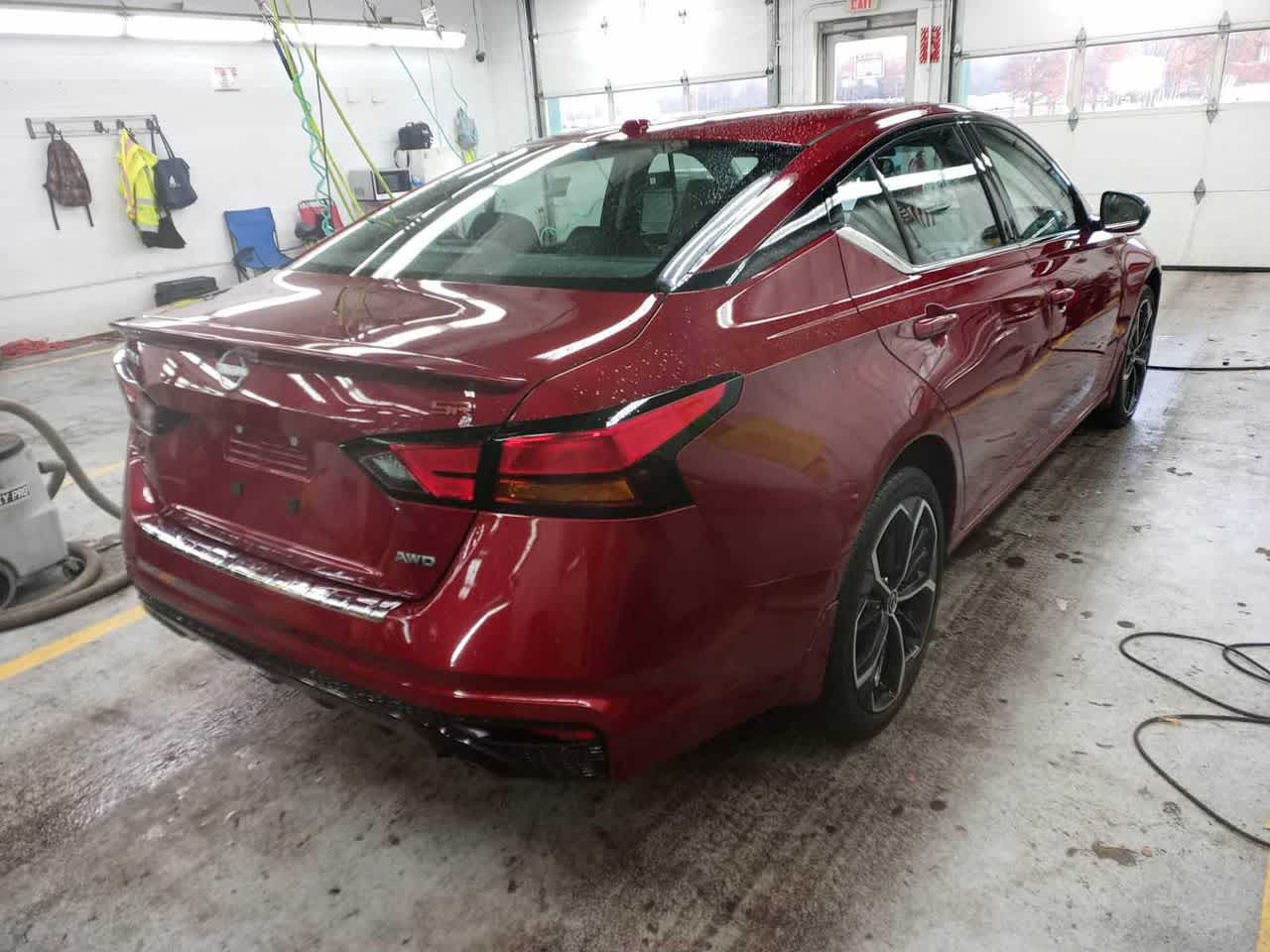 2023 Nissan Altima 2.5 SR photo 3