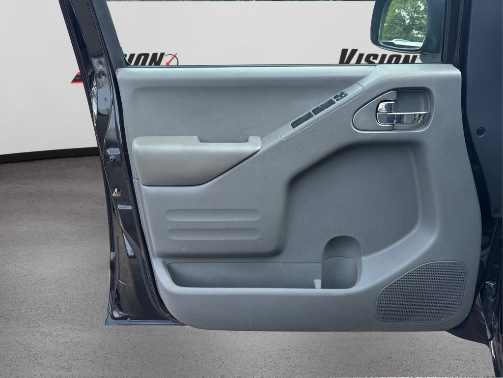 2018 Nissan Frontier SV photo 9