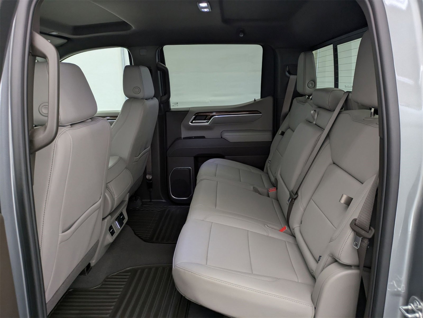 2025 Chevrolet Silverado 1500 LT photo 18