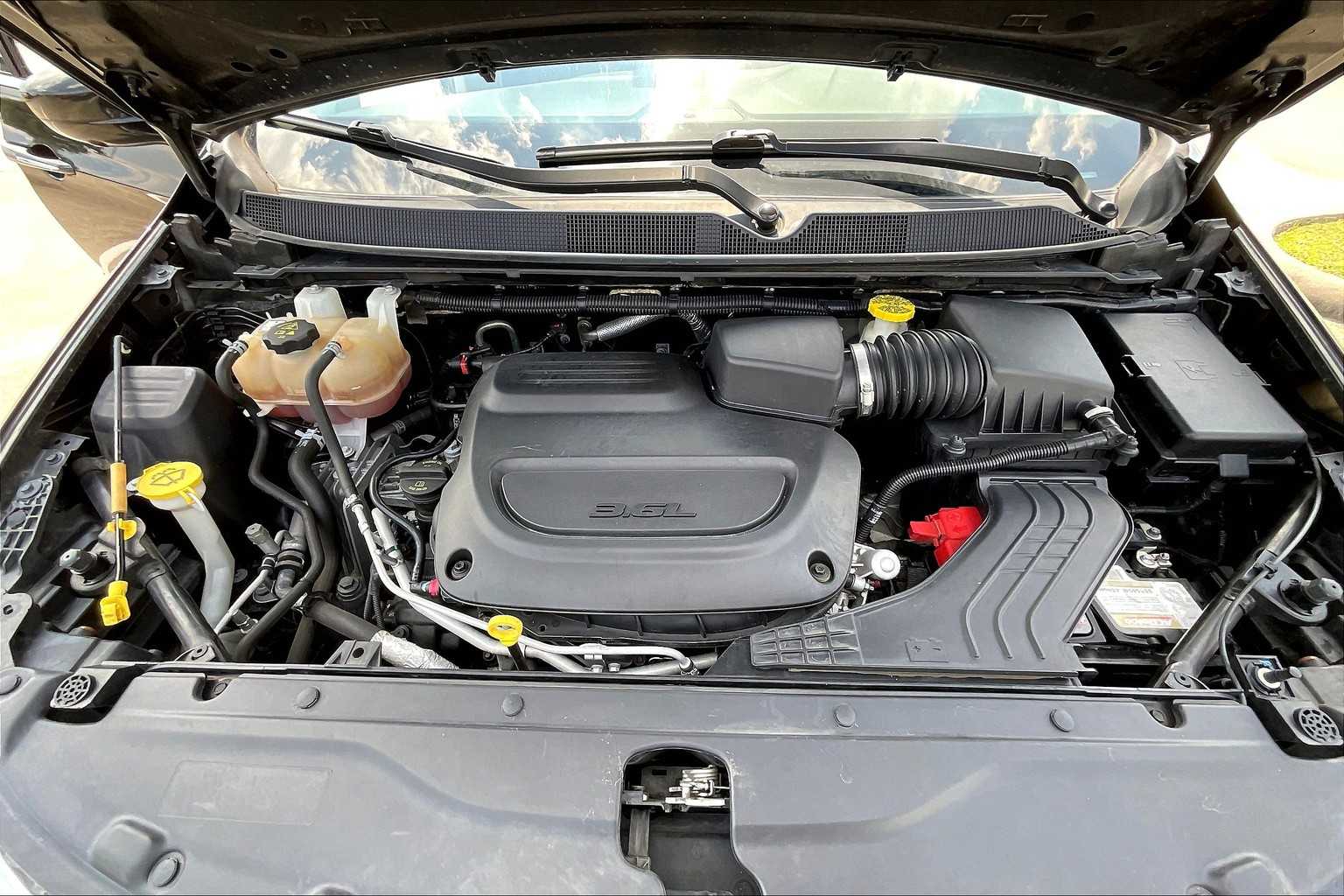 2020 Chrysler Pacifica Touring Plus photo 28