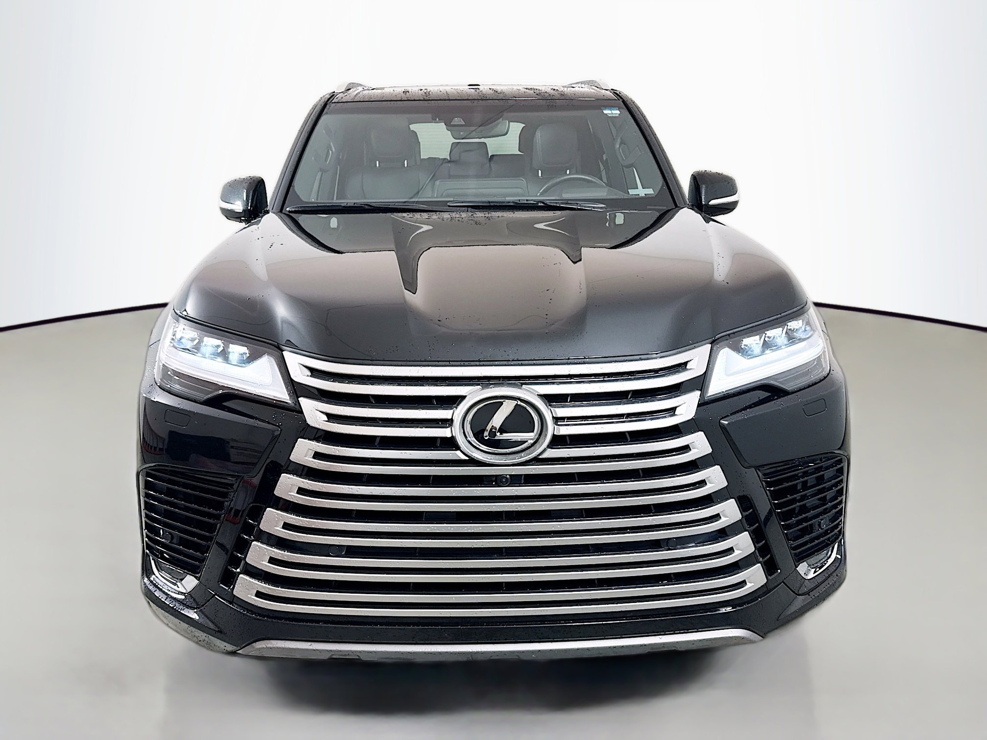 2024 Lexus LX 600 Luxury photo 2