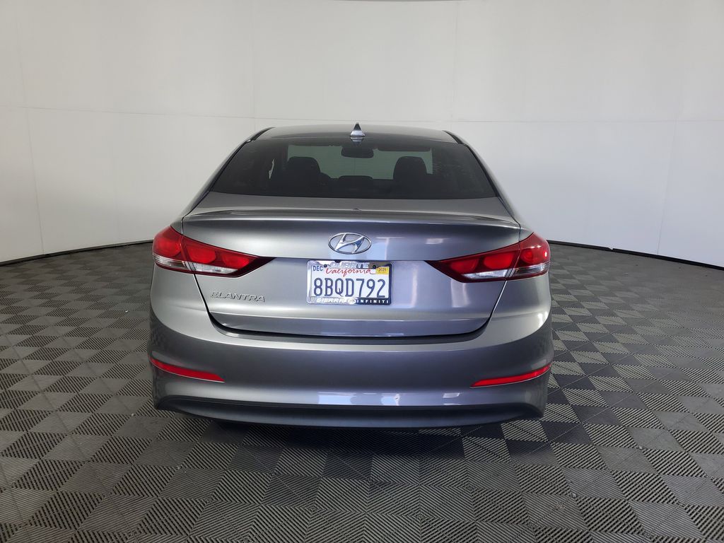 2018 Hyundai Elantra SEL photo 5