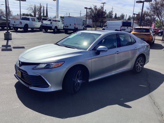 2023 Toyota Camry Hybrid XLE photo 5