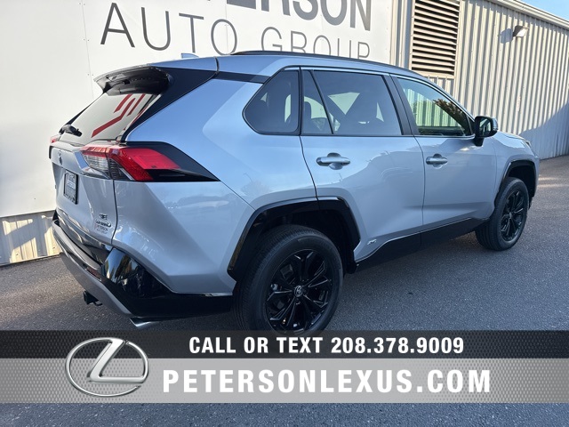 2024 Toyota RAV4 Hybrid SE photo 3
