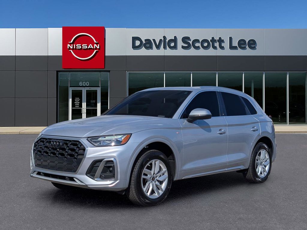 2022 Audi Q5 Premium's photo