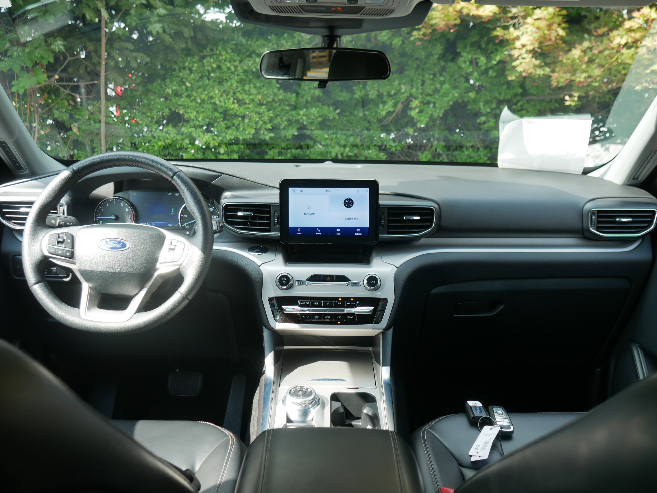 2024 Ford Explorer XLT photo 8