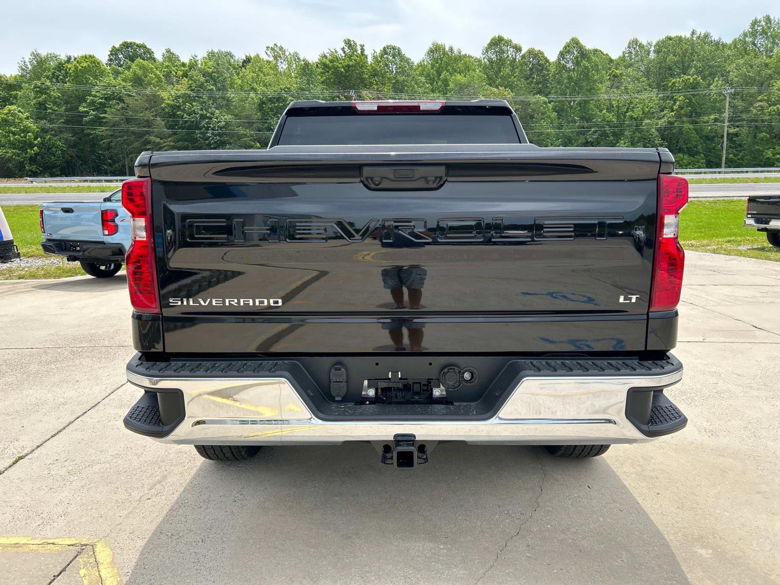 2025 Chevrolet Silverado 1500 LT photo 5
