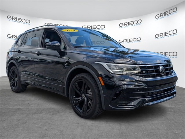2024 Volkswagen Tiguan SE R-LINE BLACK's photo