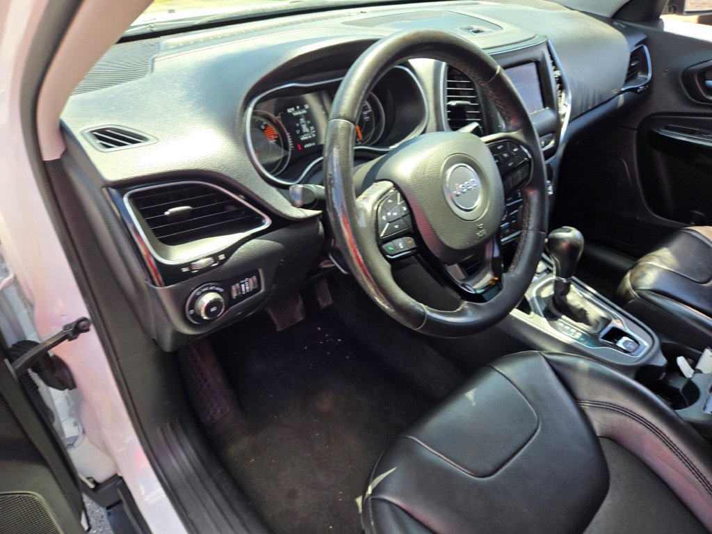 2021 Jeep Cherokee Altitude photo 14