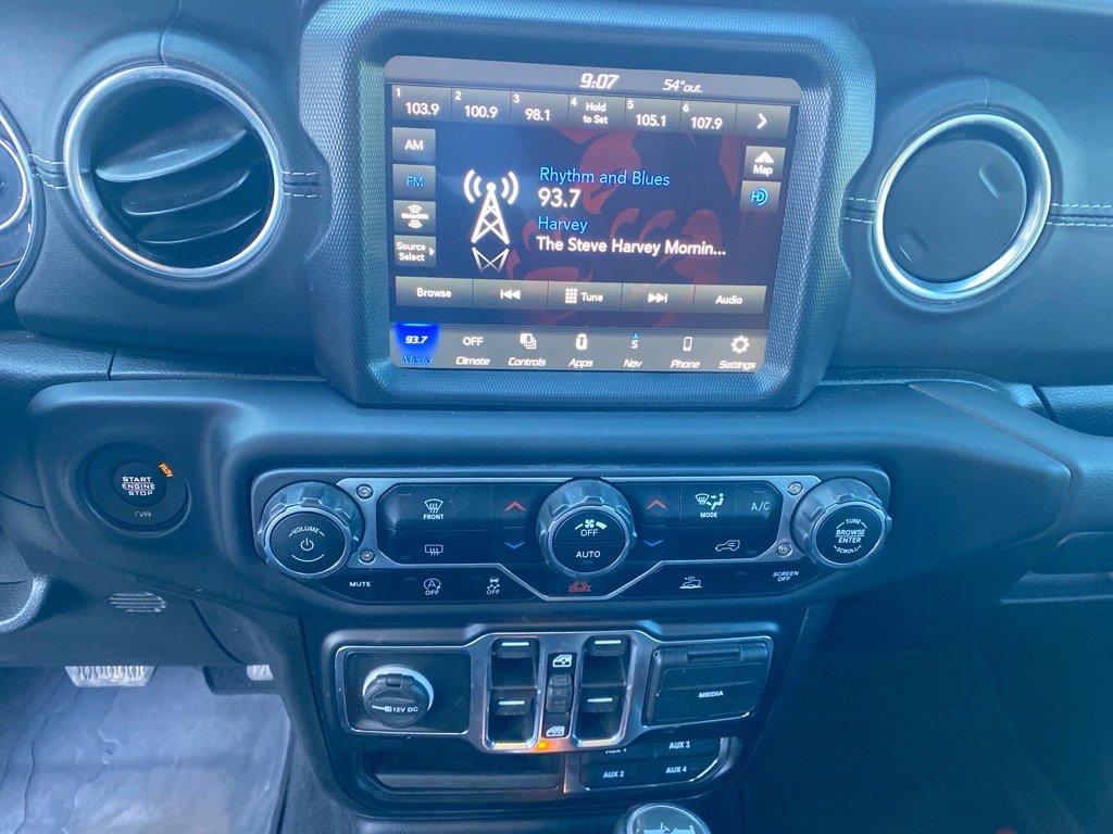 2021 Jeep Wrangler Unlimited Sahara photo 11