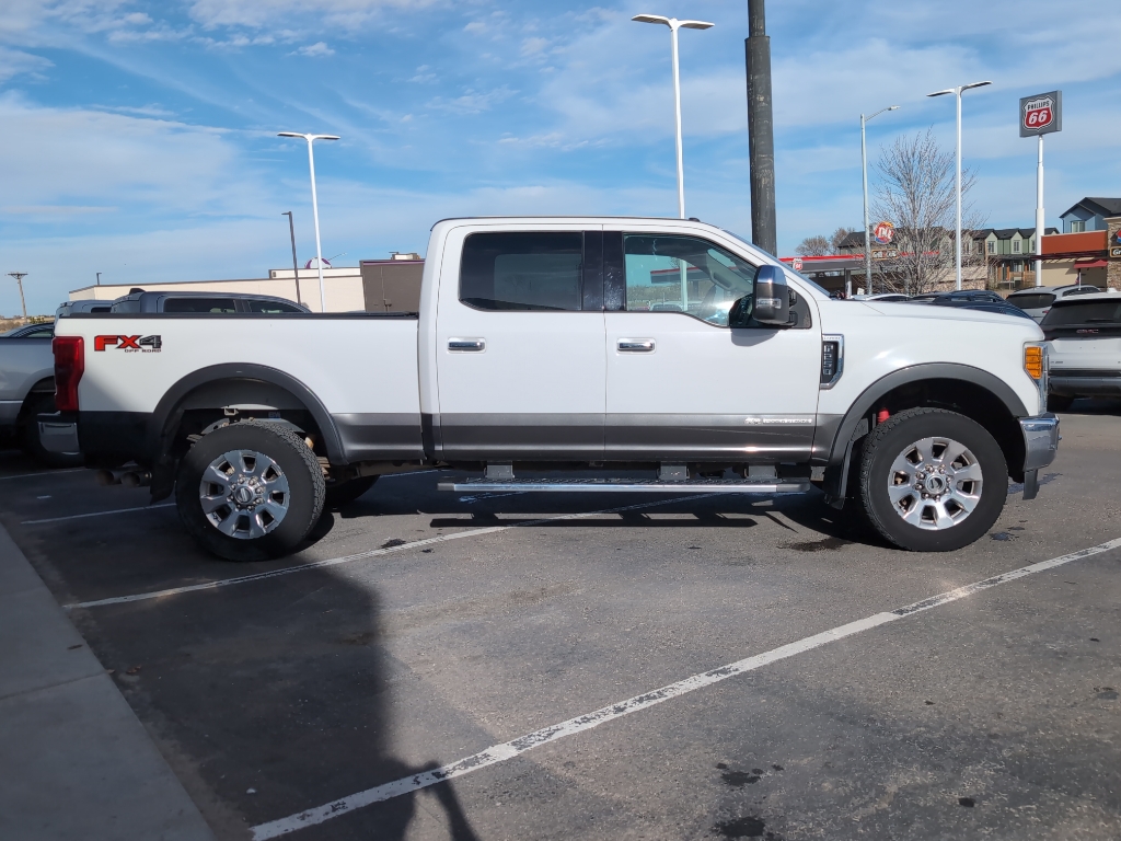 2017 Ford F-250 Lariat photo 3