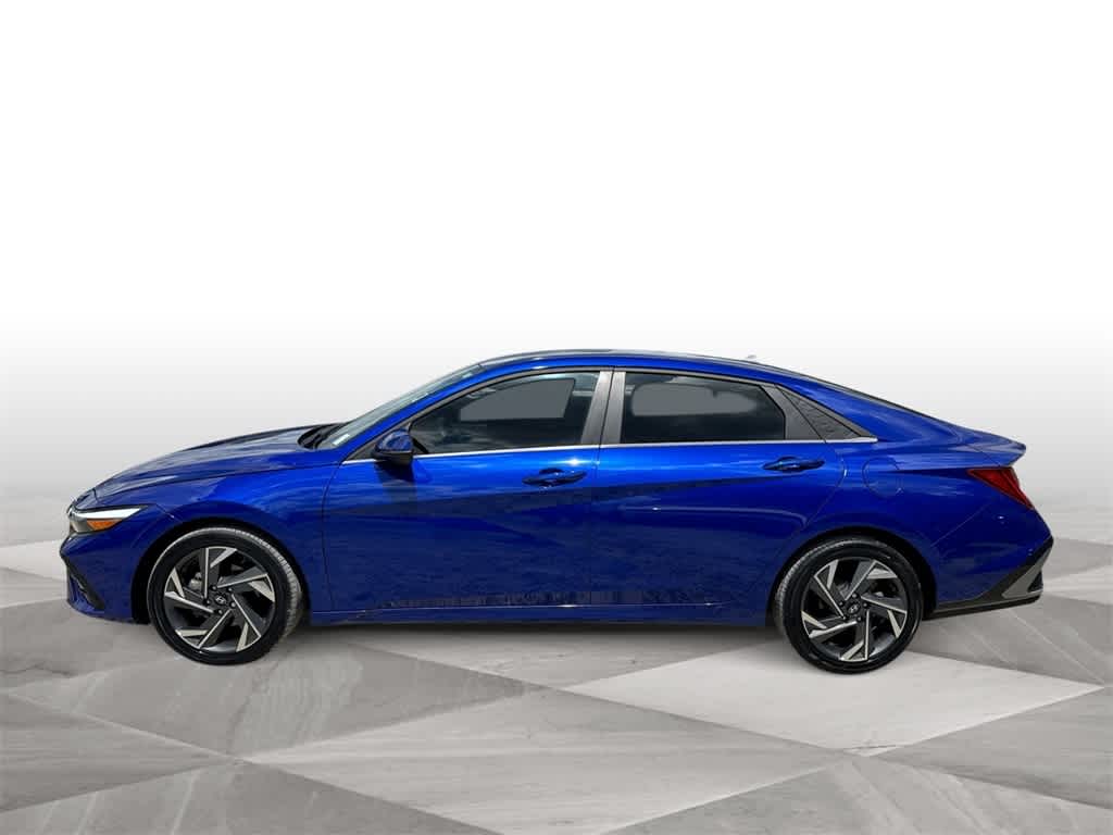 2024 Hyundai Elantra Hybrid Limited photo 5