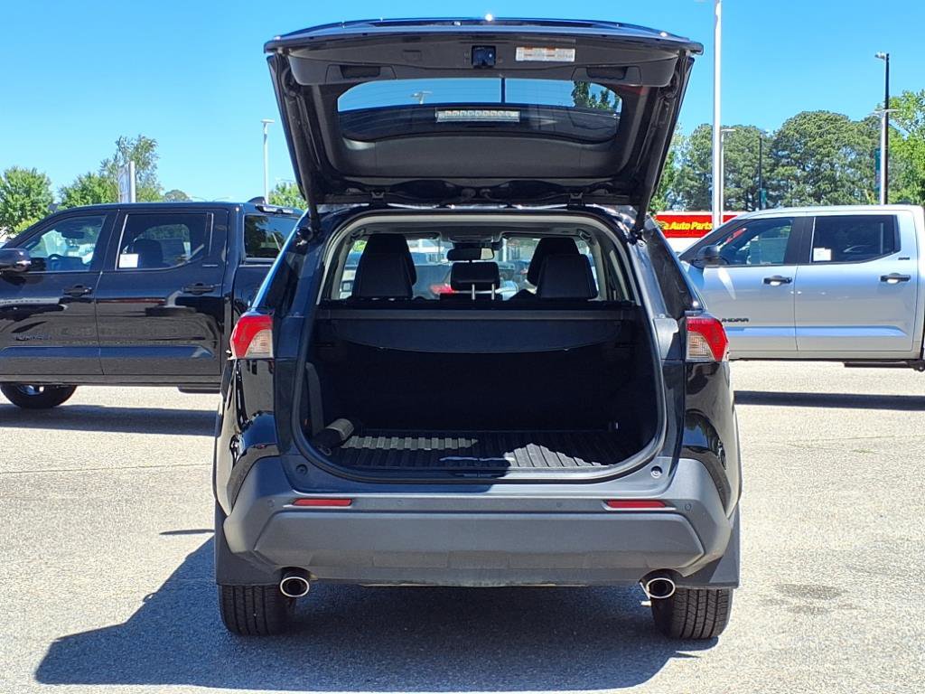 2024 Toyota RAV4 XLE Premium photo 8