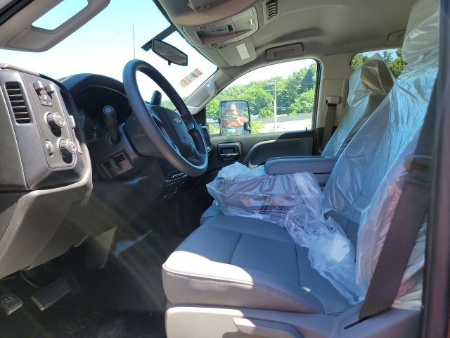 2023 Chevrolet Silverado 5500HD Work Truck photo 3