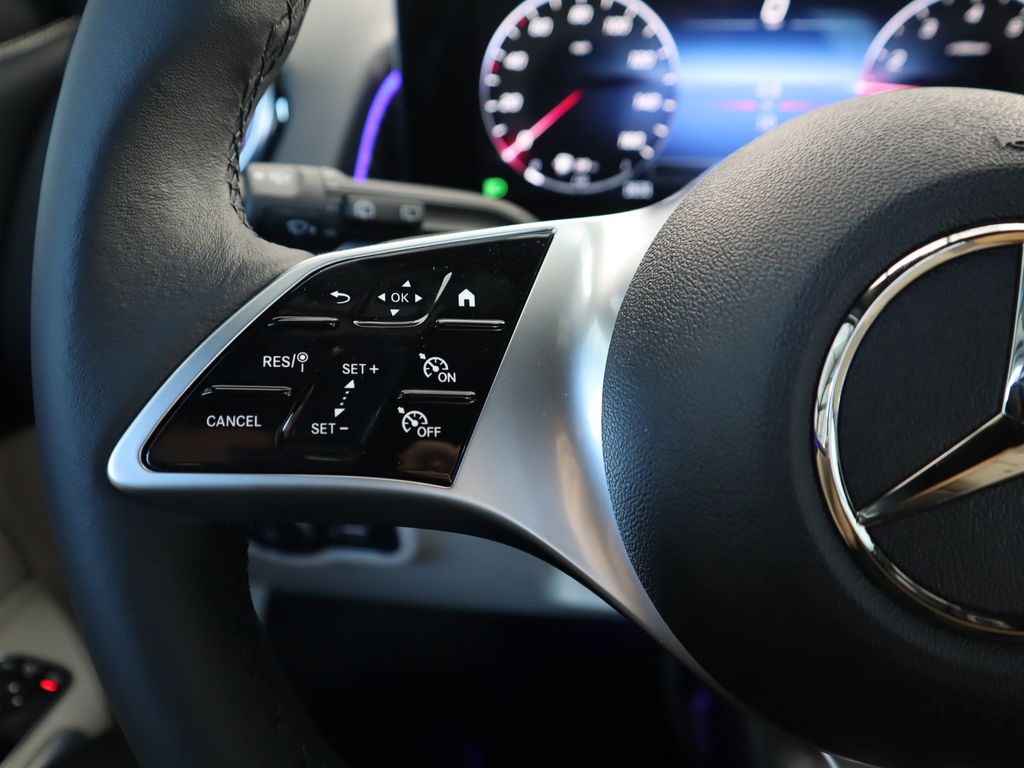 2025 Mercedes Benz GLB 250 photo 11