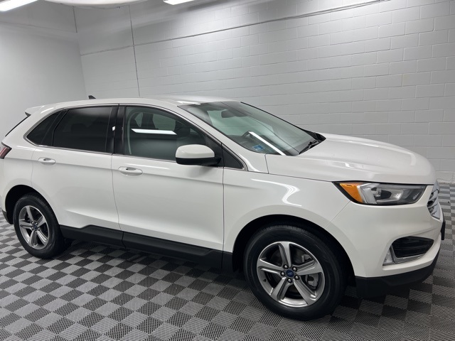 2022 Ford Edge SEL photo 5