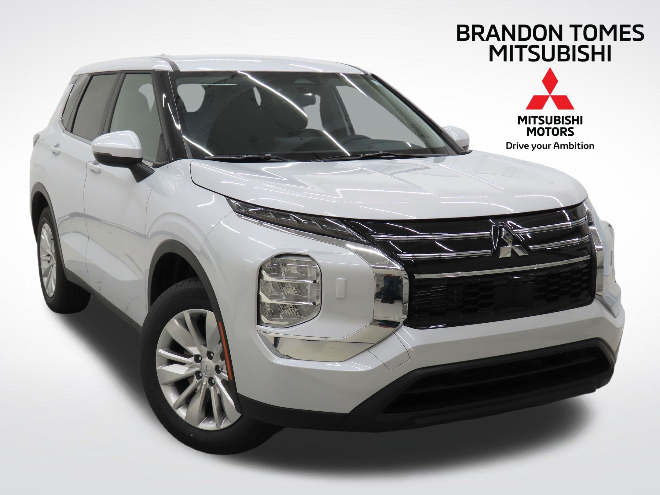 2026 Mitsubishi Outlander ES's photo