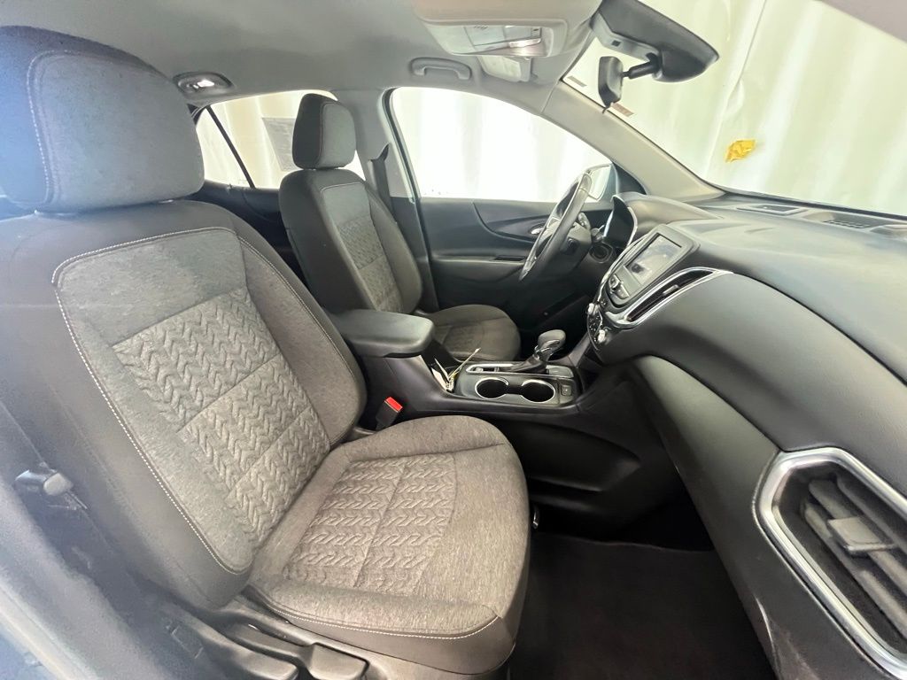 2022 Chevrolet Equinox LT photo 11