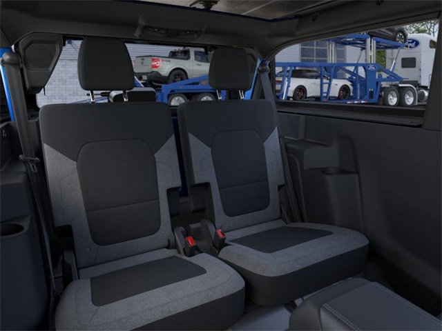 2025 Ford Bronco Base photo 9