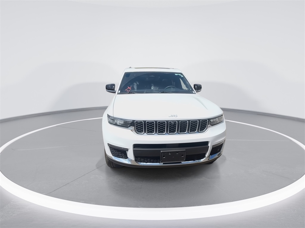 2024 Jeep Grand Cherokee Limited photo 3