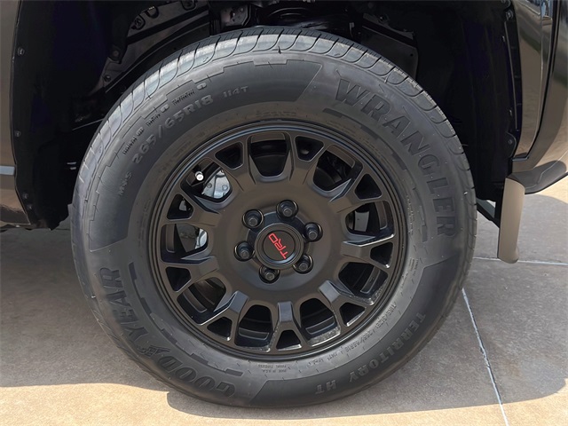 2025 Toyota Tacoma SR5 4x4 Double Cab photo 6