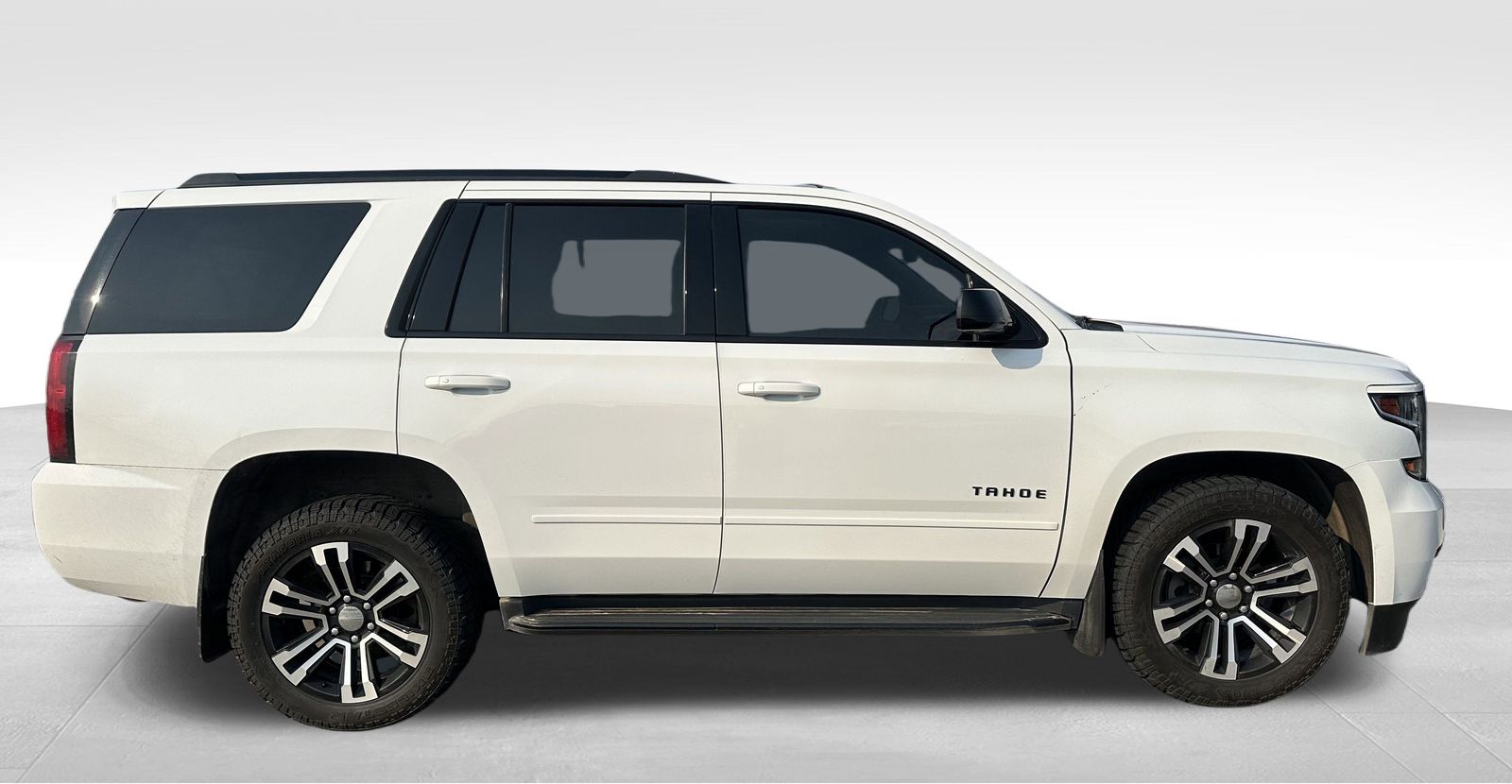 2018 Chevrolet Tahoe Premier photo 3