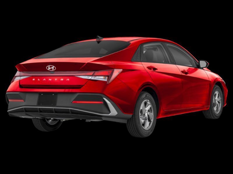 2025 Hyundai Elantra SE photo 2