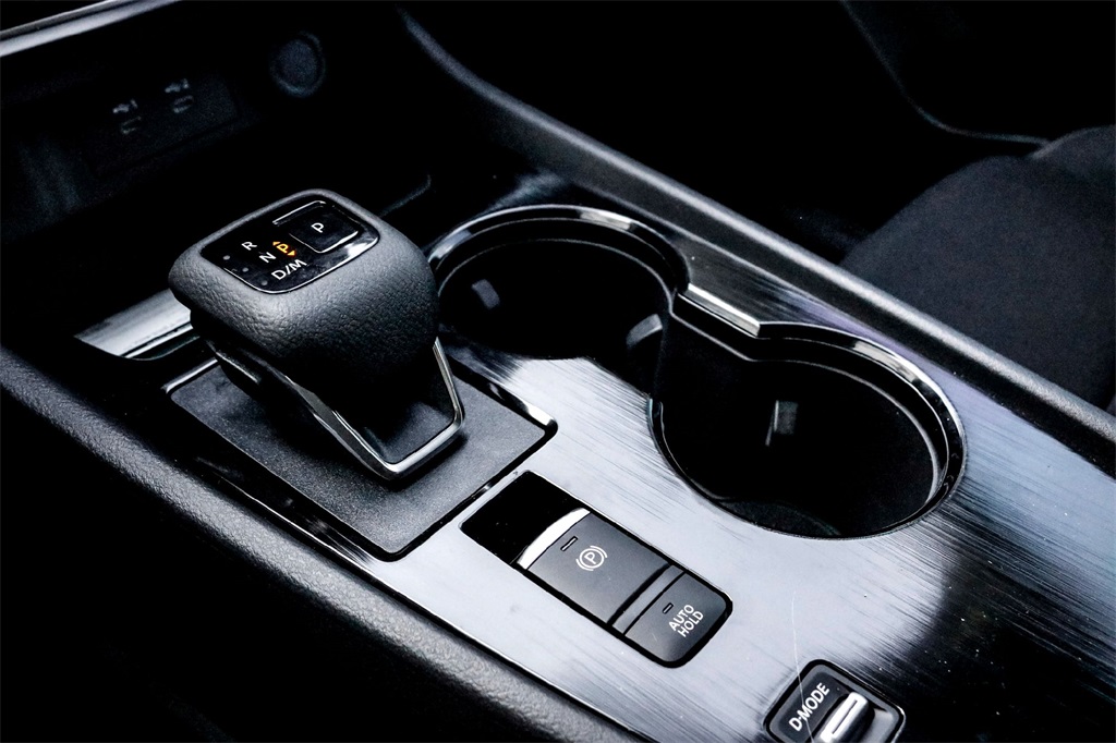 2025 Nissan Rogue S photo 19