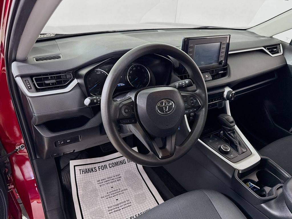 2019 Toyota RAV4 Hybrid LE photo 12